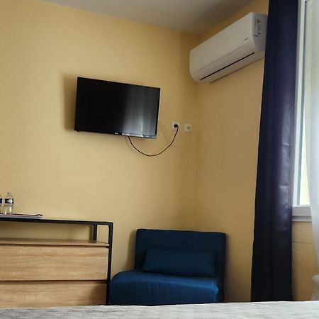 Bed and Breakfast Les Belles Nuits Le Bousquet-d'Orb Esterno foto
