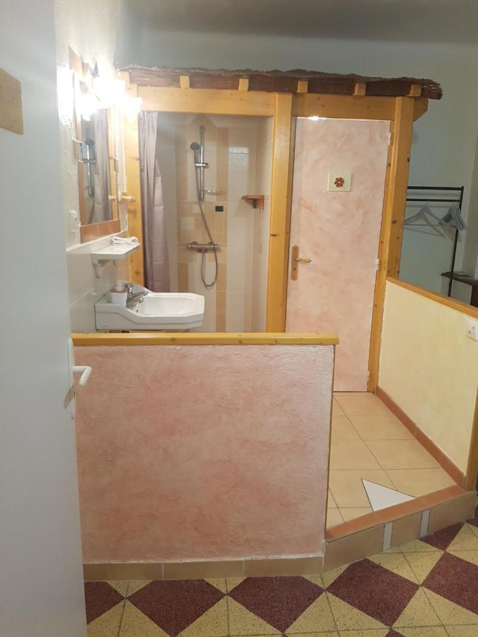 Bed and Breakfast Les Belles Nuits Le Bousquet-d'Orb Esterno foto